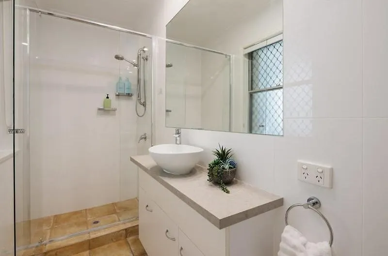 Yaringa Noosa Heads - Ocean View, Walk To Beach Apartment